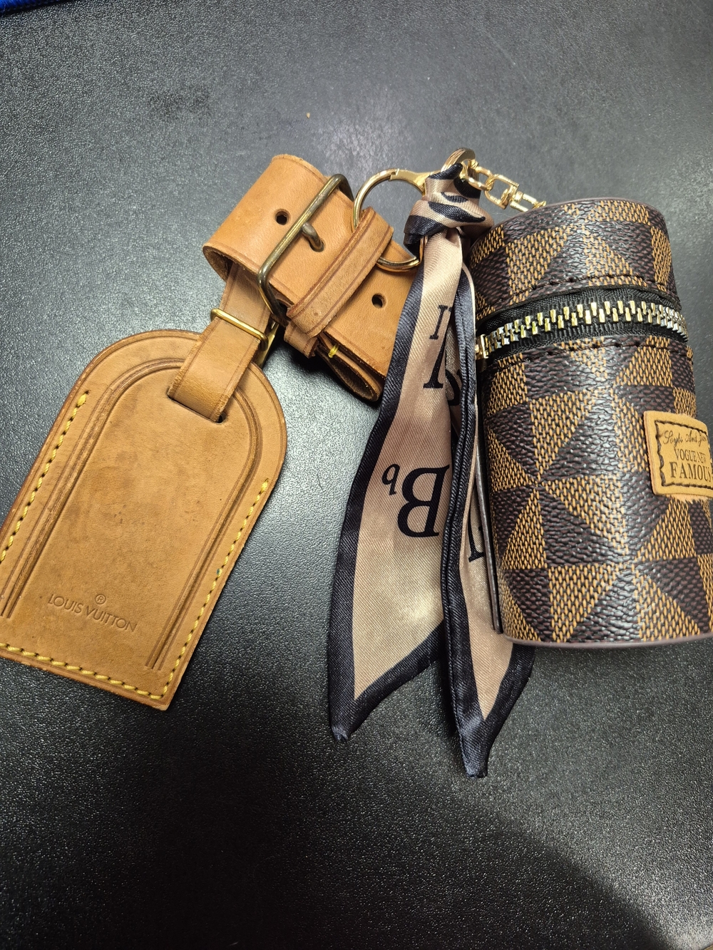 Louis Vuitton Brown Leather Luggage Tag & checker Pouch Keychain ❤️ - Picture 2 of 7